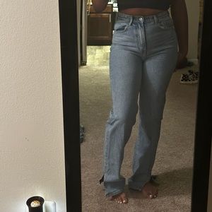 PRETTYLITTLETHING PLT Slit Leg Jeans